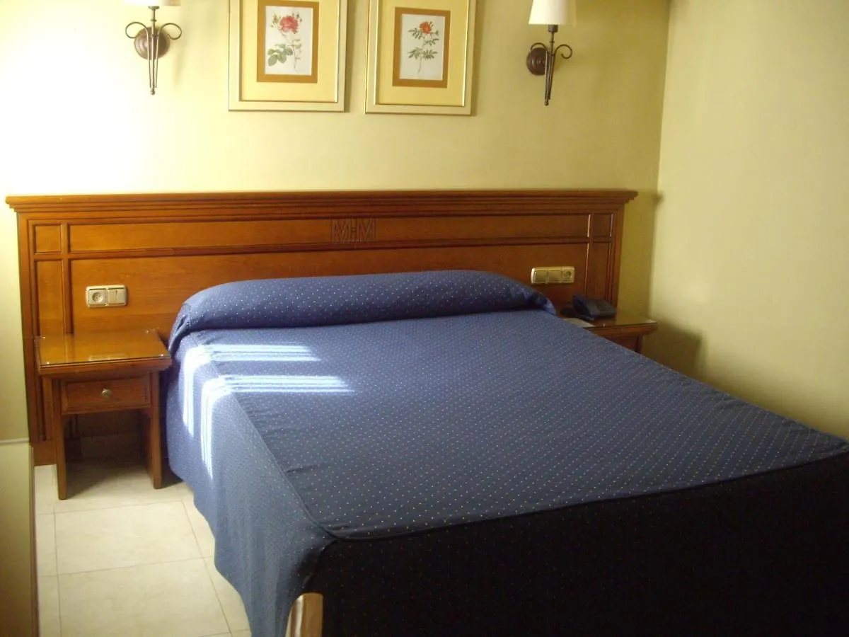 Hotel Manolo Mayo Los Palacios Y Villafranca