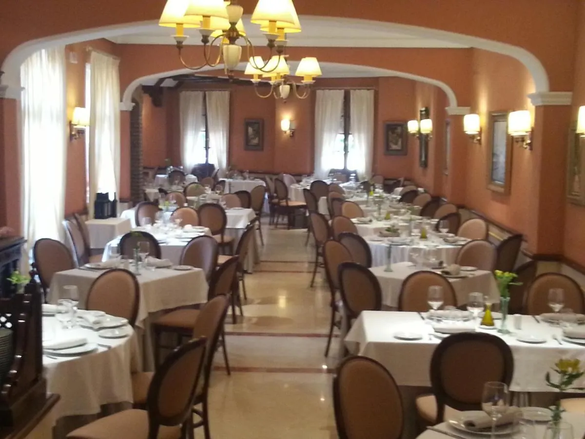Hotel Manolo Mayo Los Palacios Y Villafranca