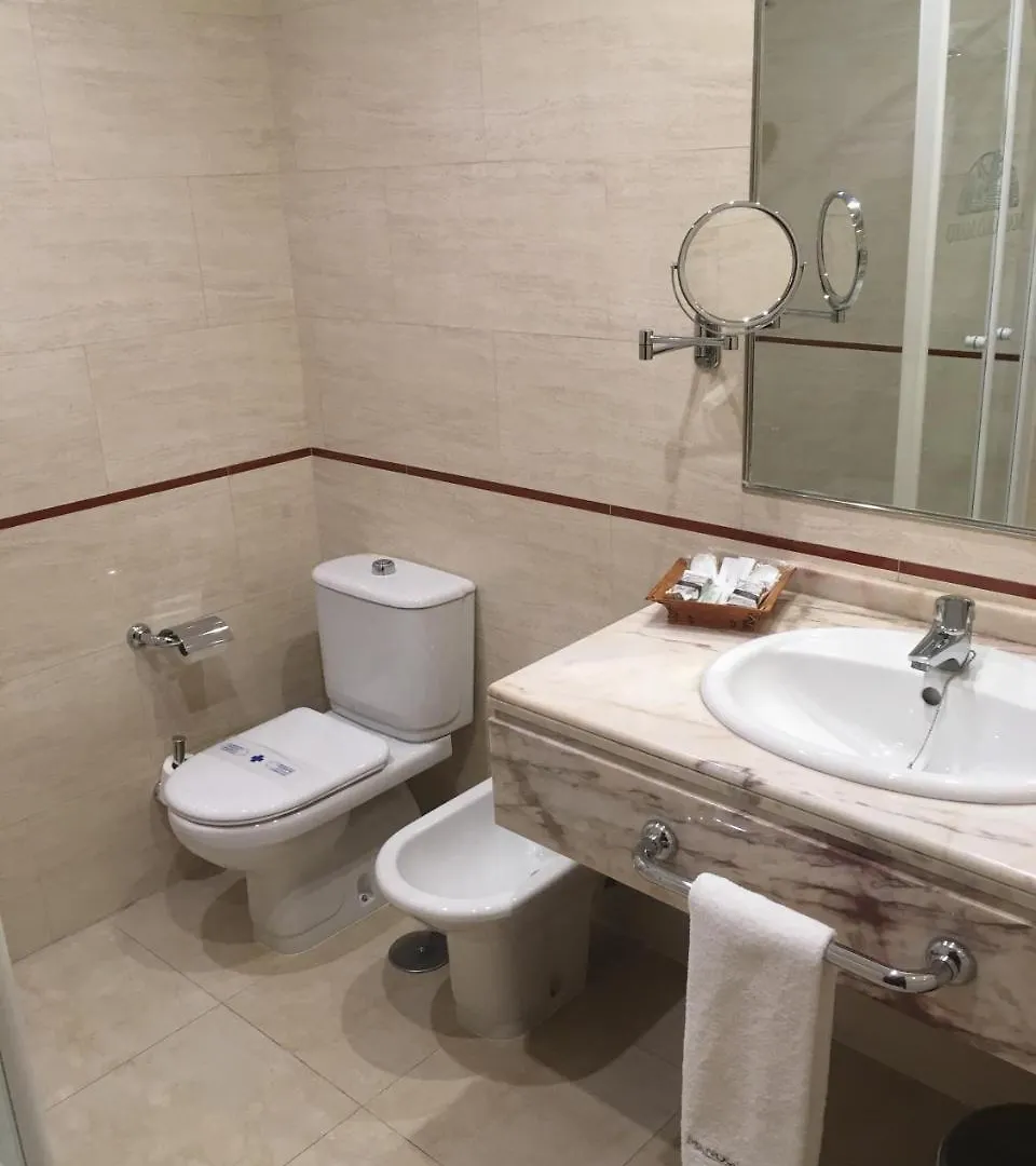 Hotel Manolo Mayo 로스팔라씨오스이빌라프란카