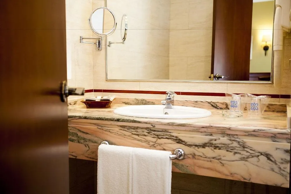 Hotel Manolo Mayo 로스팔라씨오스이빌라프란카