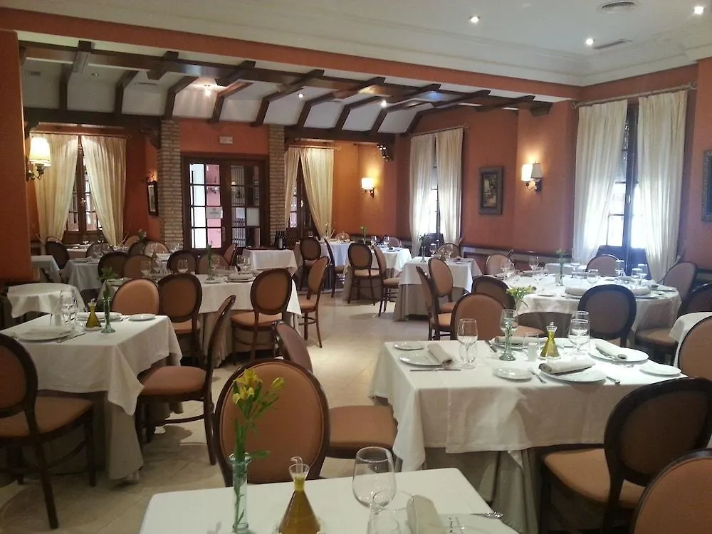 Hotel Manolo Mayo Los Palacios Y Villafranca